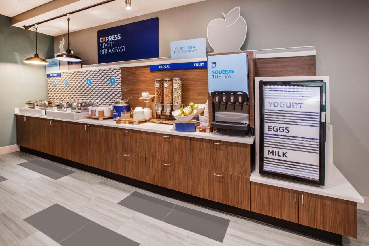 Holiday Inn Express Quantico - Stafford By Ihg Exterior photo
